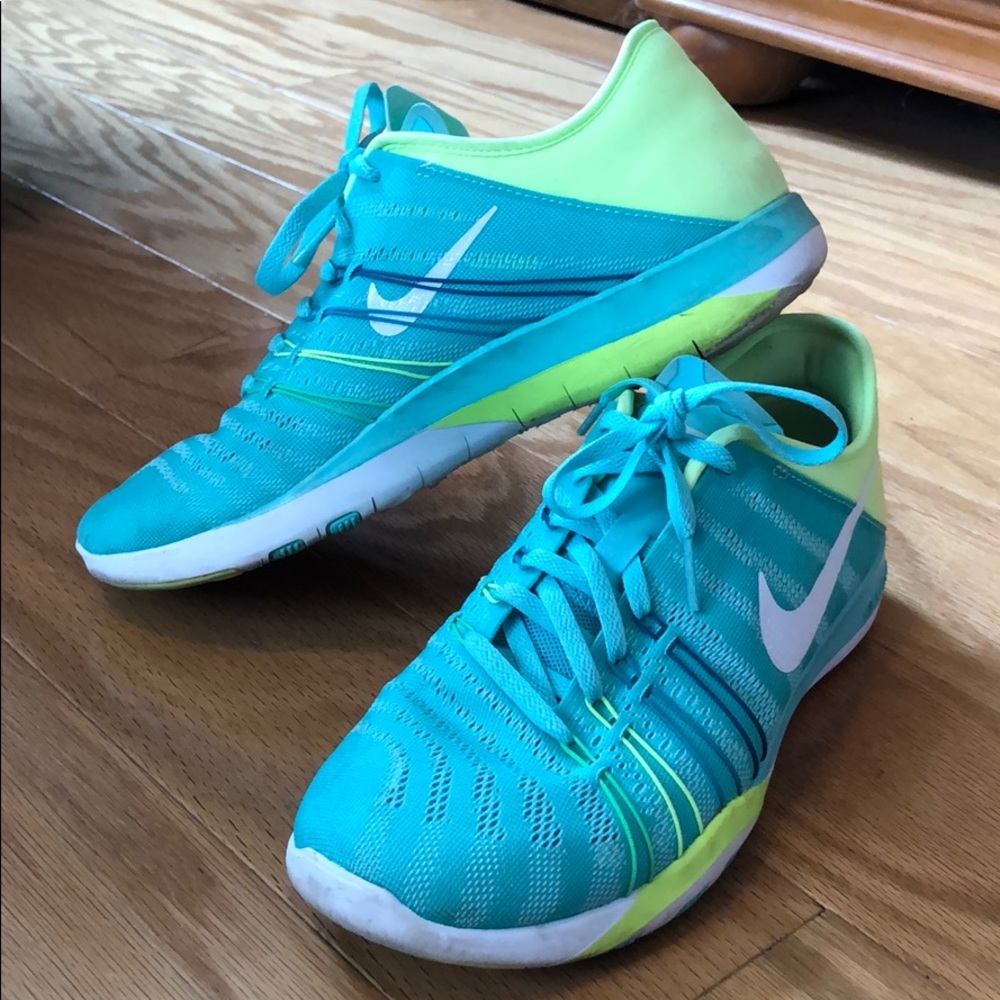 Nike Free TR 6